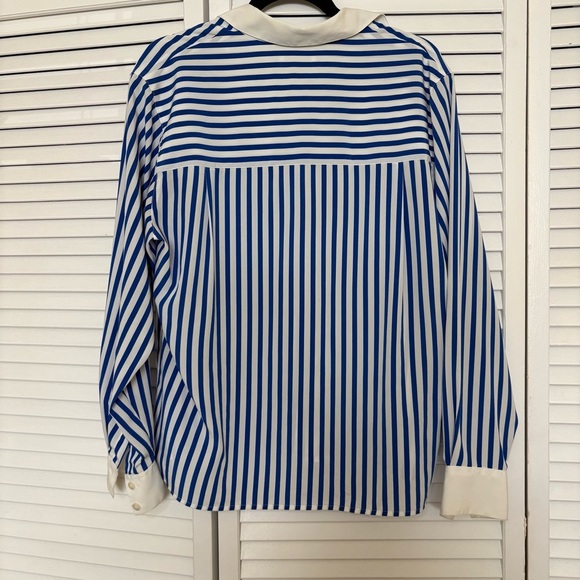 Vintage Liz Claiborne Blue and White Striped Button Down Shirt - Picture 2 of 3